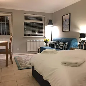 Addenbrookes Flat 2 Mins Walk Free Private Parking Apartment